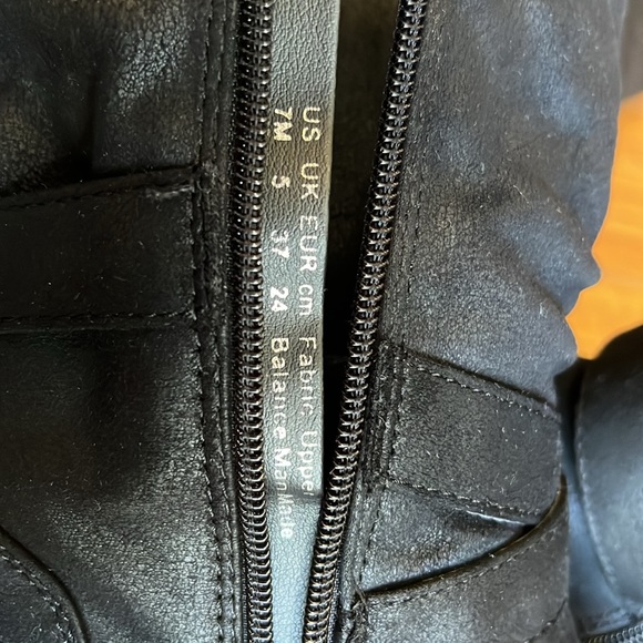 Carlos by Santana | Black
Sawyer Fashion boots | Size 7.5 - Picture 8 of 9